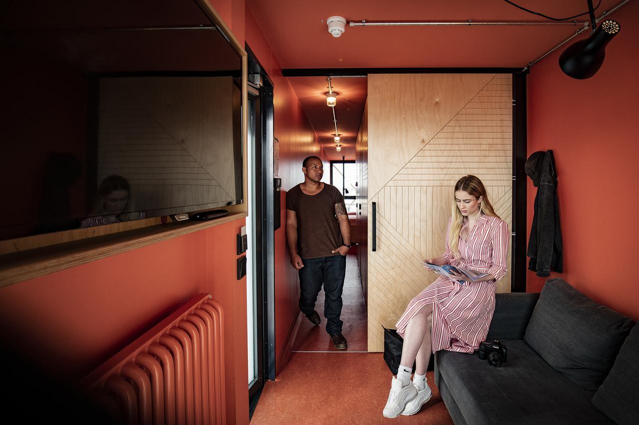 Dock Warnemünde Hostel *